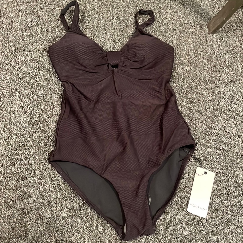TAGS ON Monte&Lou one piece bathing suit with texture and built in cup sizing 6